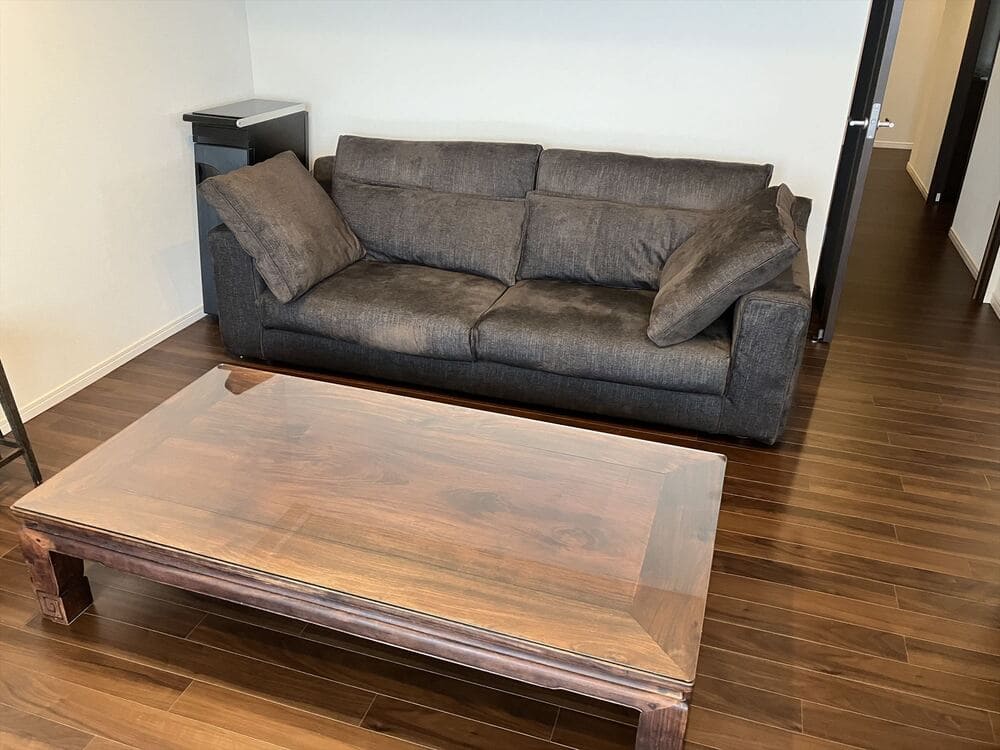 LB SOFA