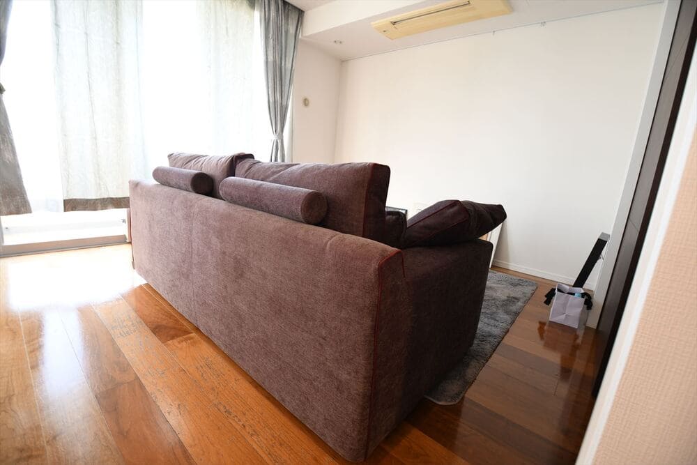 LB SOFA