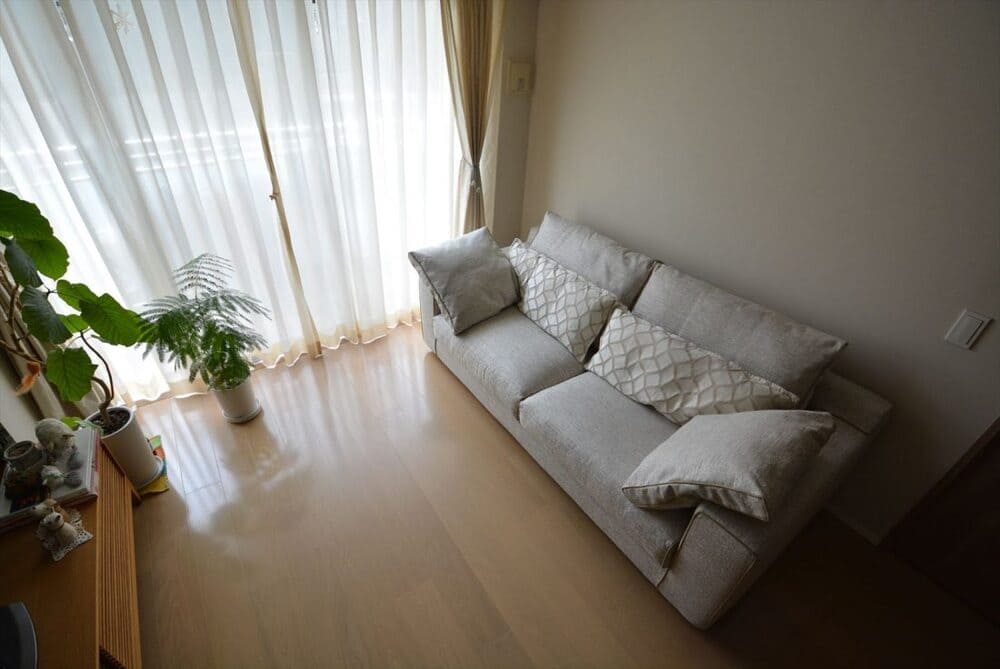 LB SOFA