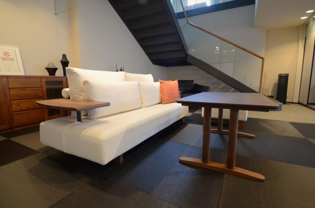 Vila DINING TABLE