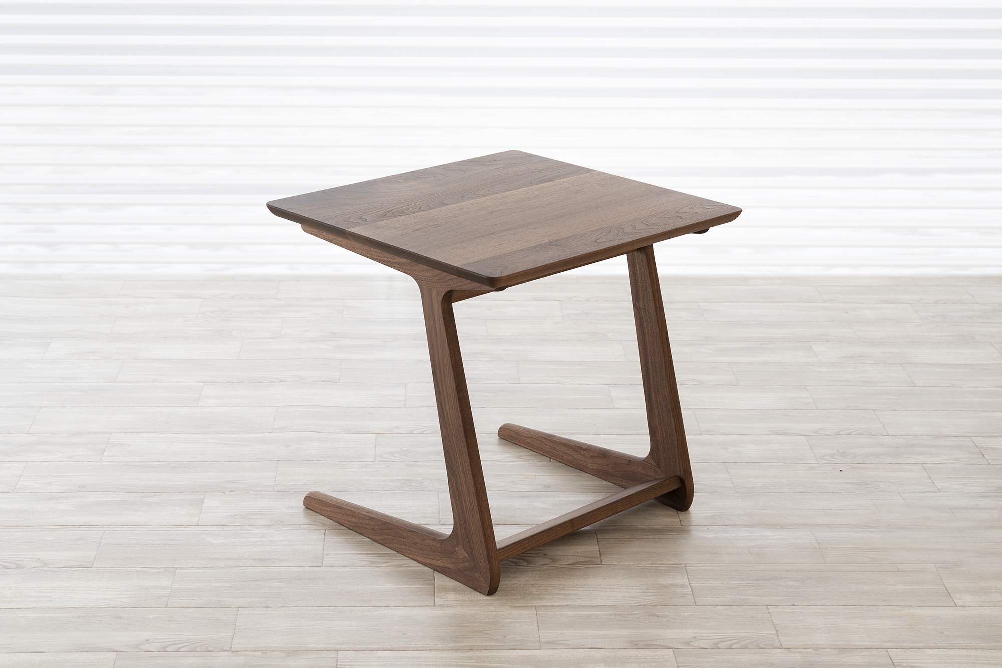 SOFA TABLE E