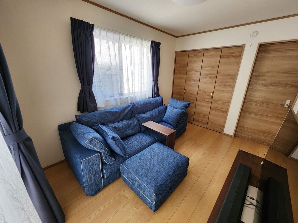 LB SOFA