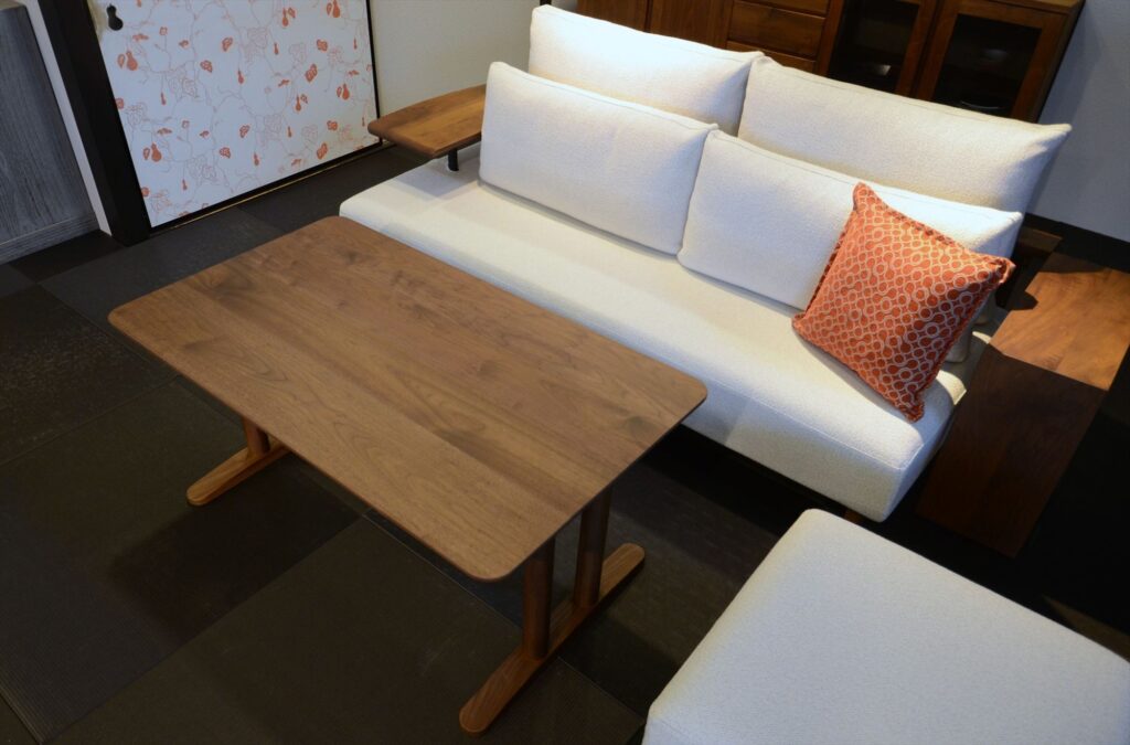 Vila DINING TABLE