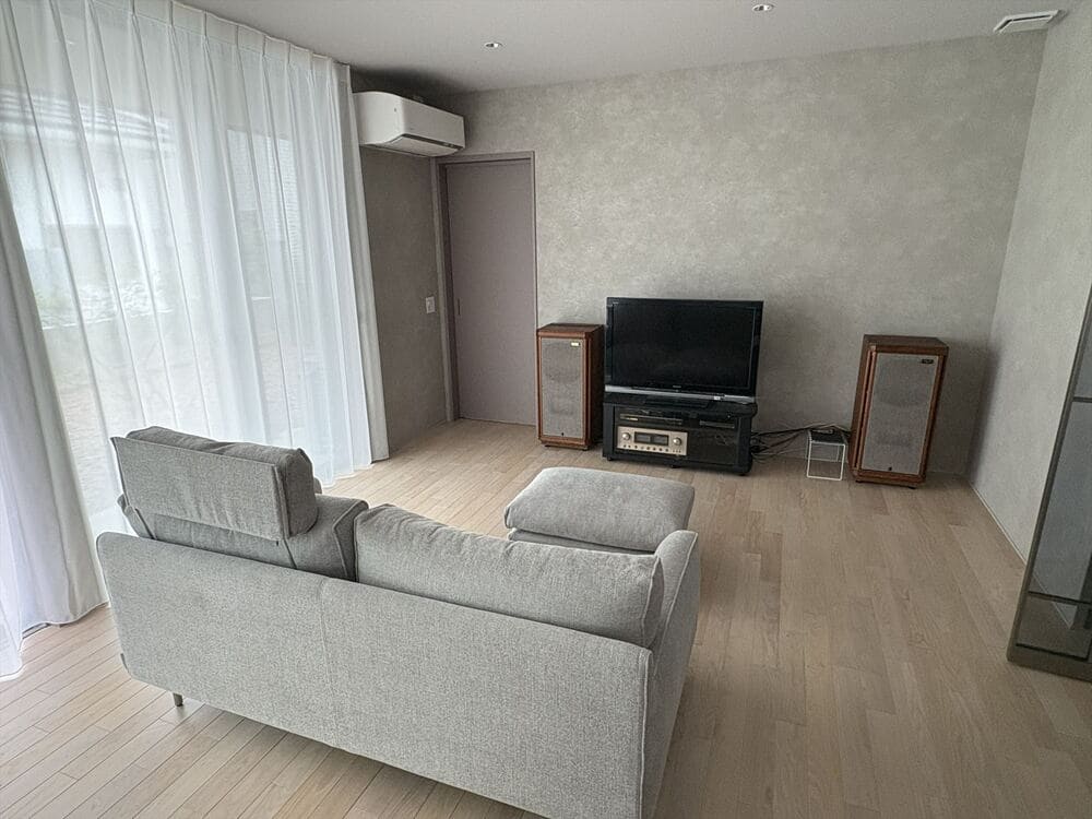 PG SOFA